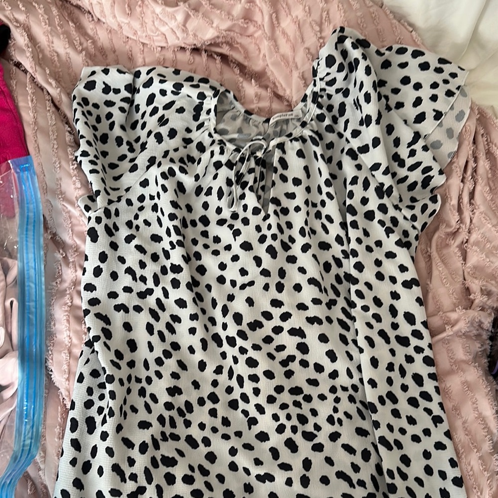🌸4/$40🌸 Stylish Black and White Polka Dot Women's Top